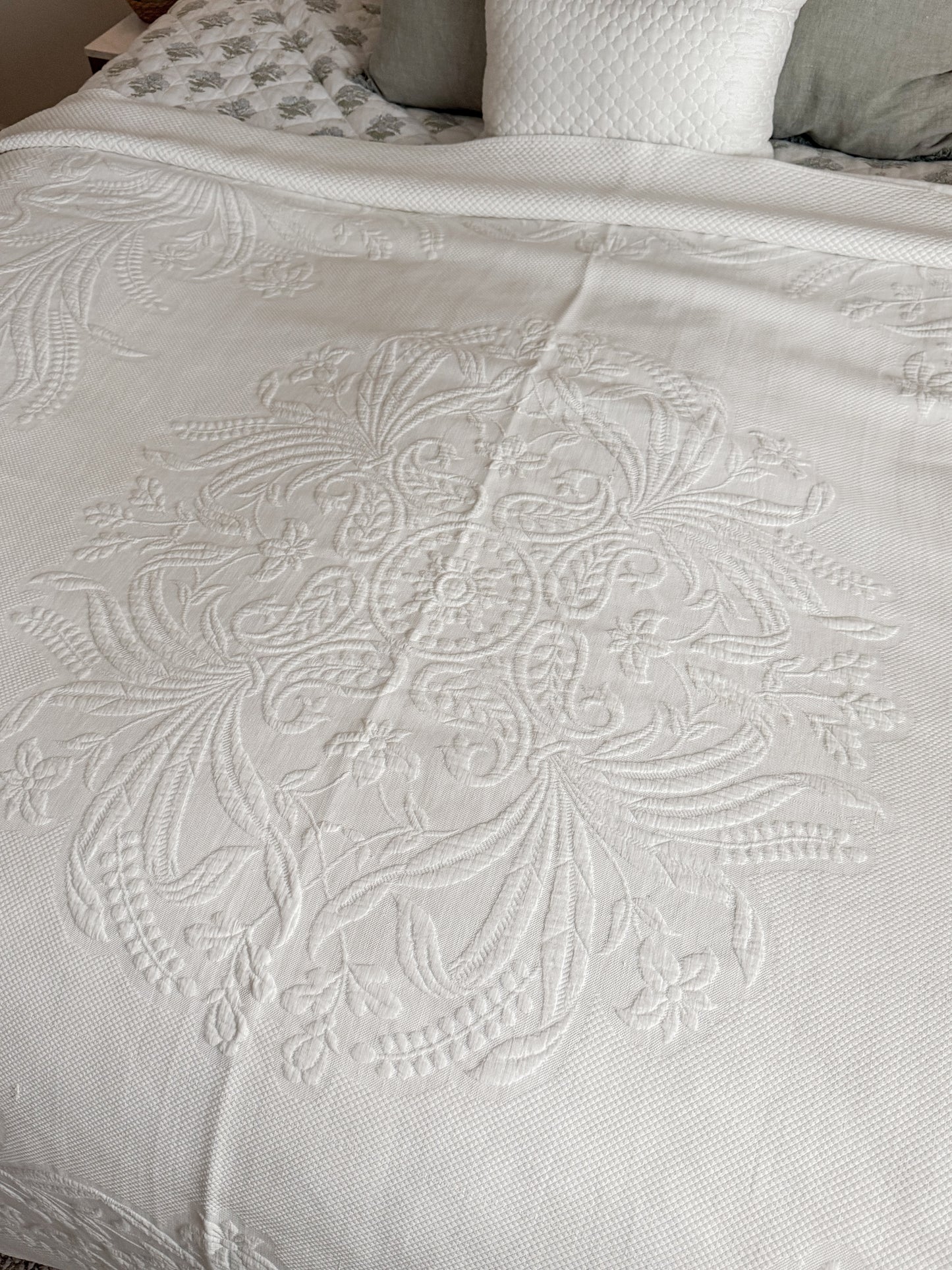 Vintage White Floral Matelassé Coverlet